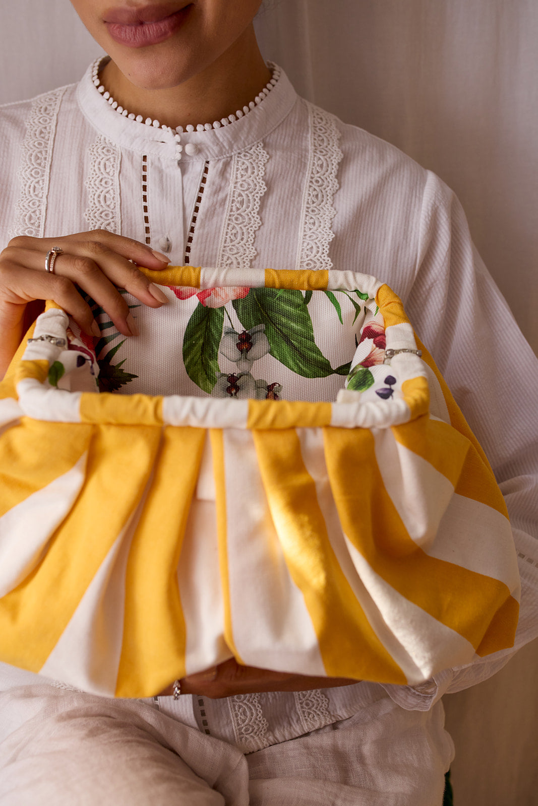 Riga Clutch - Yellow/White