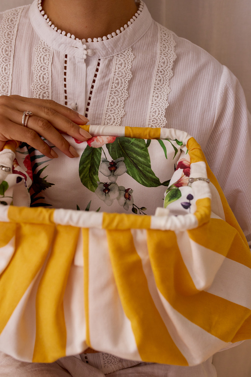 Riga Clutch - Yellow/White