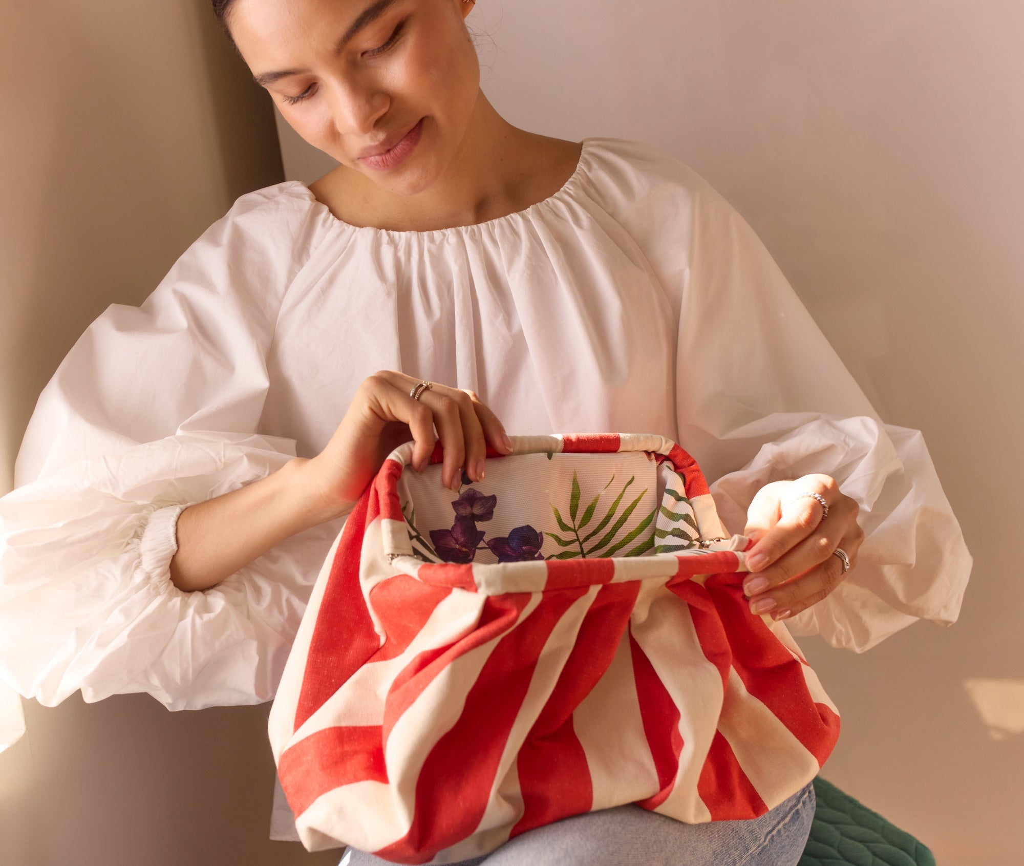 Riga Clutch - Red/White